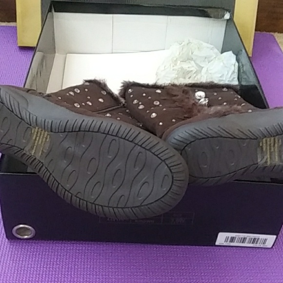 Brand New sequence Boots - Picture 3 of 4